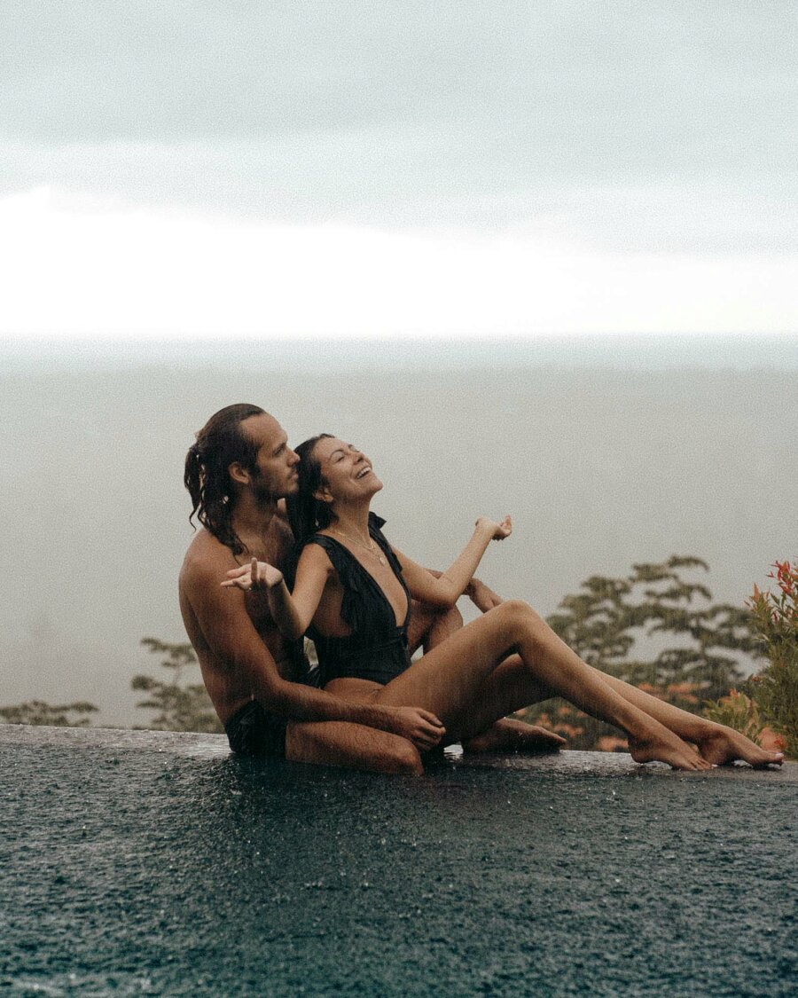 Pili and Dano under the rain, original image